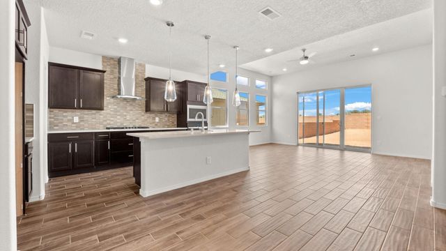 4135 Silver Springs Road NE, Rio Rancho, NM 87144