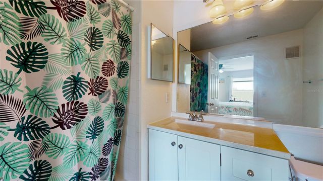 8801 LATREC AVENUE 8208, Orlando, FL 32819