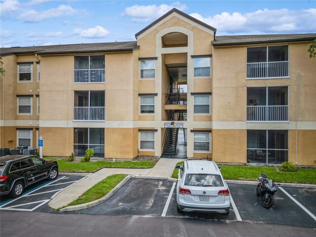 8801 LATREC AVENUE 8208, Orlando, FL 32819