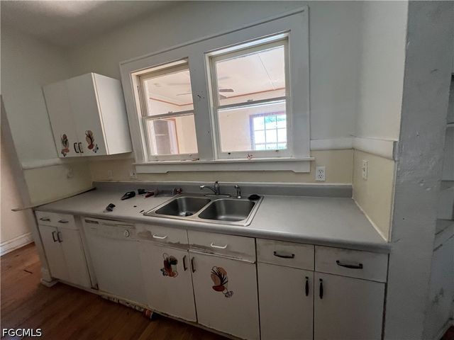 3835 Lake ST, Fort Myers, FL 33901