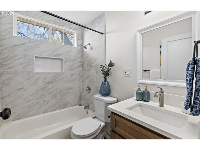 7118 Se NEHALEM St, Portland, OR 97206