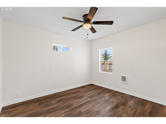 7118 Se NEHALEM St, Portland, OR 97206