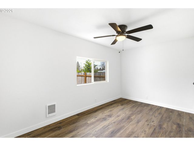 7118 Se NEHALEM St, Portland, OR 97206