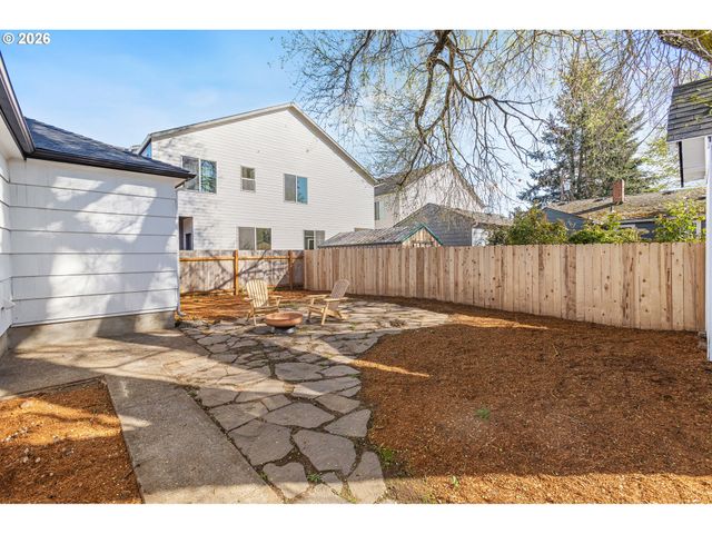 7118 Se NEHALEM St, Portland, OR 97206