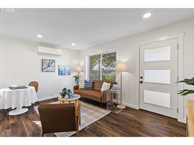 7118 Se NEHALEM St, Portland, OR 97206