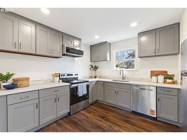 7118 Se NEHALEM St, Portland, OR 97206