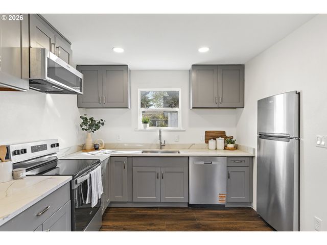 7118 Se NEHALEM St, Portland, OR 97206