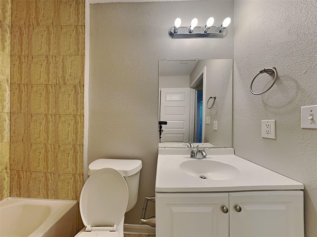 18019 Kinsale Valley Lane, Houston, TX 77060