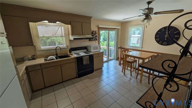 12853 Holly Ln, Manakin Sabot, VA 23103