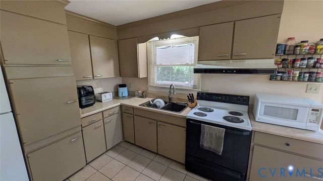 12853 Holly Ln, Manakin Sabot, VA 23103