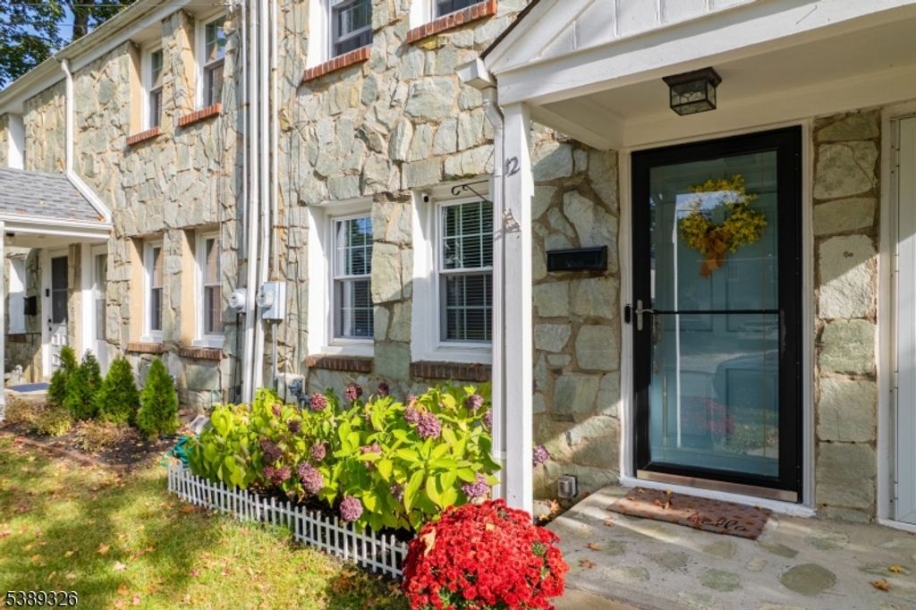 12 W End Pl, Cranford Twp., NJ 07016