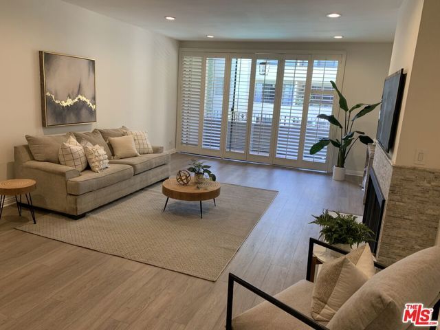 8455 Fountain Avenue 520, West Hollywood, CA 90069