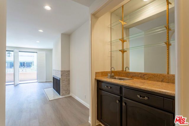 8455 Fountain Avenue 520, West Hollywood, CA 90069