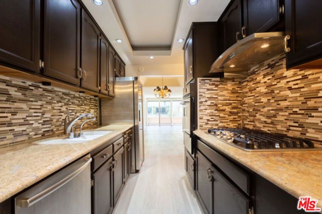 8455 Fountain Avenue 520, West Hollywood, CA 90069