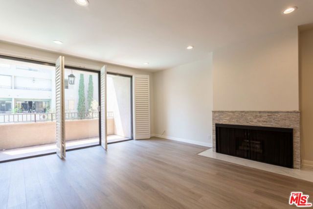 8455 Fountain Avenue 520, West Hollywood, CA 90069