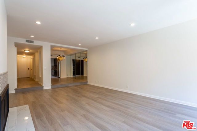 8455 Fountain Avenue 520, West Hollywood, CA 90069
