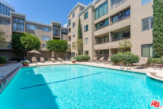 8455 Fountain Avenue 520, West Hollywood, CA 90069