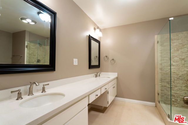 8455 Fountain Avenue 520, West Hollywood, CA 90069
