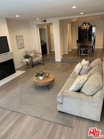 8455 Fountain Avenue 520, West Hollywood, CA 90069