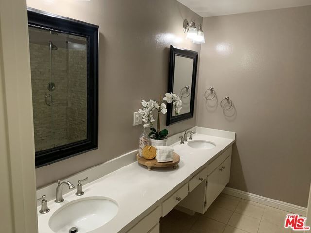 8455 Fountain Avenue 520, West Hollywood, CA 90069