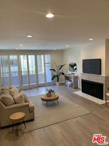 8455 Fountain Avenue 520, West Hollywood, CA 90069