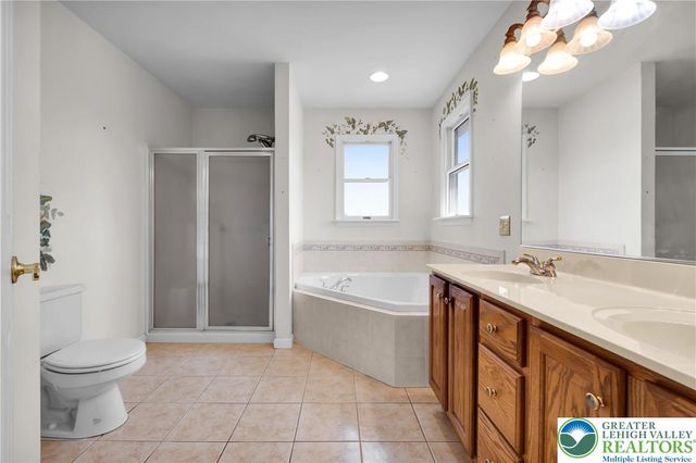 1465 Deer Path Road, Forks Twp, PA 18040