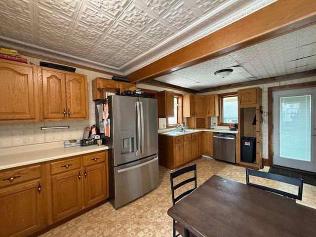 4 Skinner Street, Claremont, NH 03743