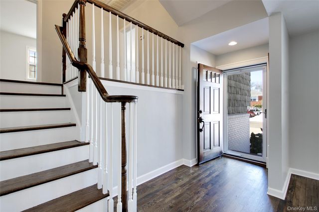 107 Hayes Street, Garden City, NY 11530