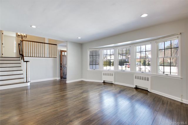 107 Hayes Street, Garden City, NY 11530