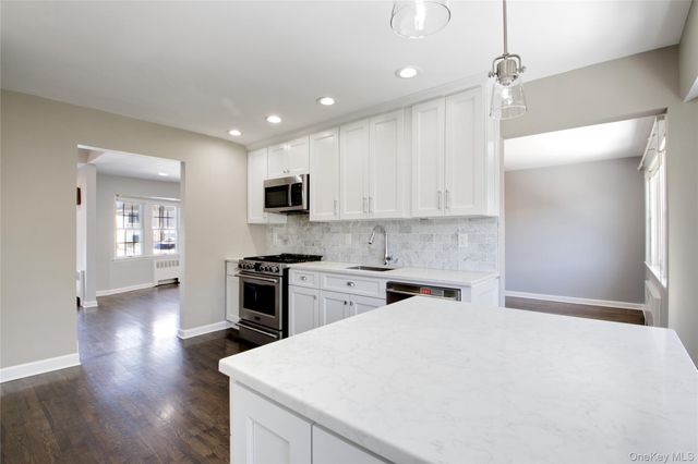 107 Hayes Street, Garden City, NY 11530