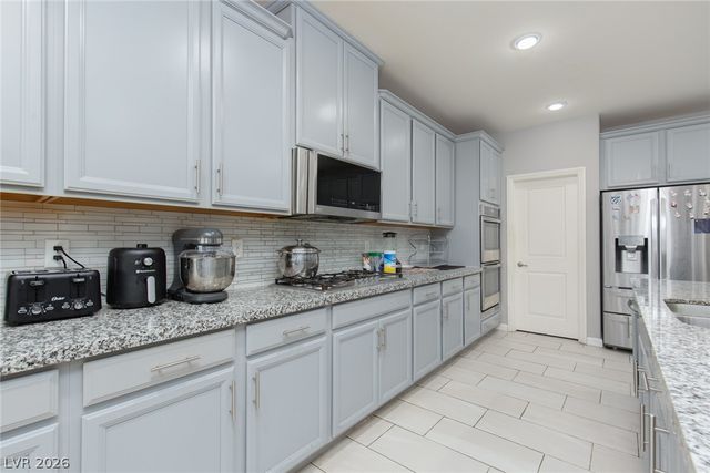 824 Claystone Ridge Avenue, North Las Vegas, NV 89084
