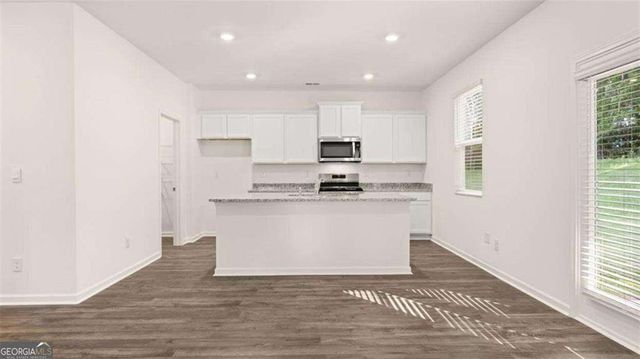 1591 Oakbrook Pond Place, Dacula, GA 30019