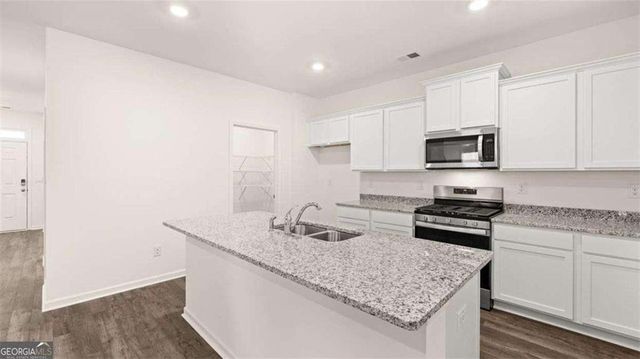 1591 Oakbrook Pond Place, Dacula, GA 30019