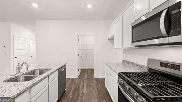 1591 Oakbrook Pond Place, Dacula, GA 30019