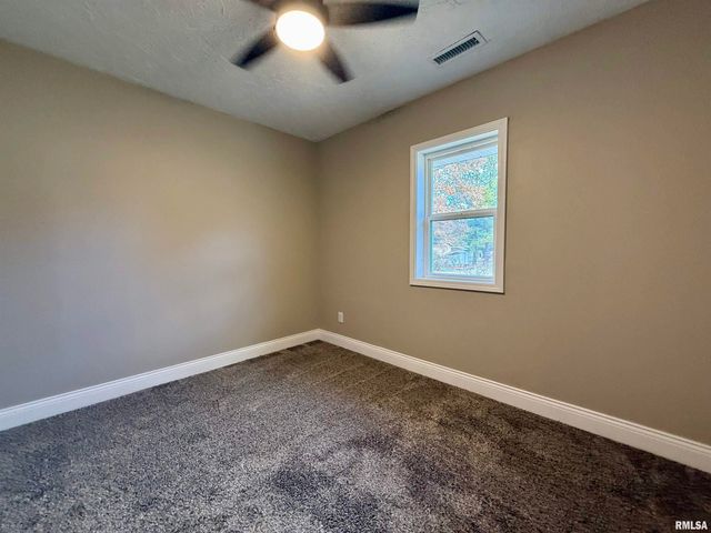 1805 N 13TH Street, Herrin, IL 62948