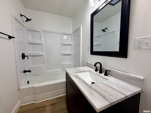 1805 N 13TH Street, Herrin, IL 62948