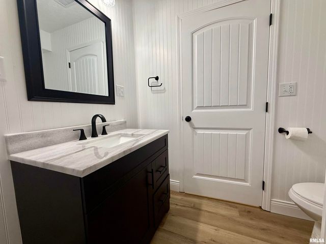 1805 N 13TH Street, Herrin, IL 62948