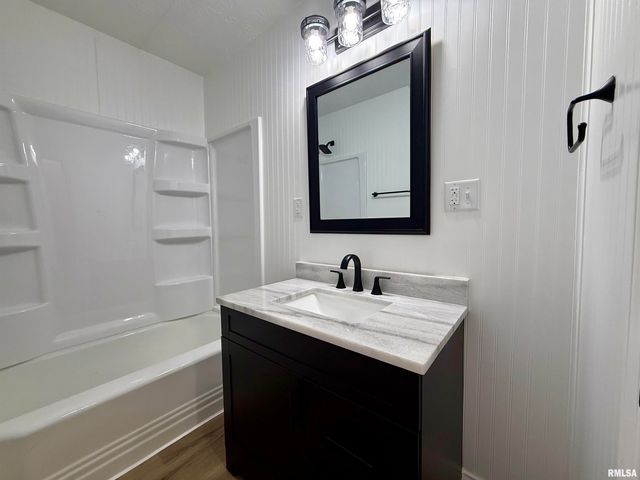 1805 N 13TH Street, Herrin, IL 62948