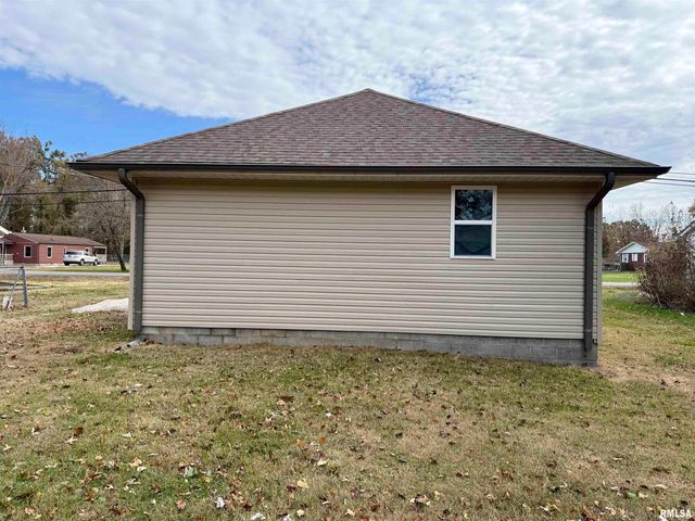 1805 N 13TH Street, Herrin, IL 62948