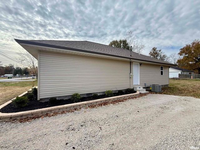 1805 N 13TH Street, Herrin, IL 62948