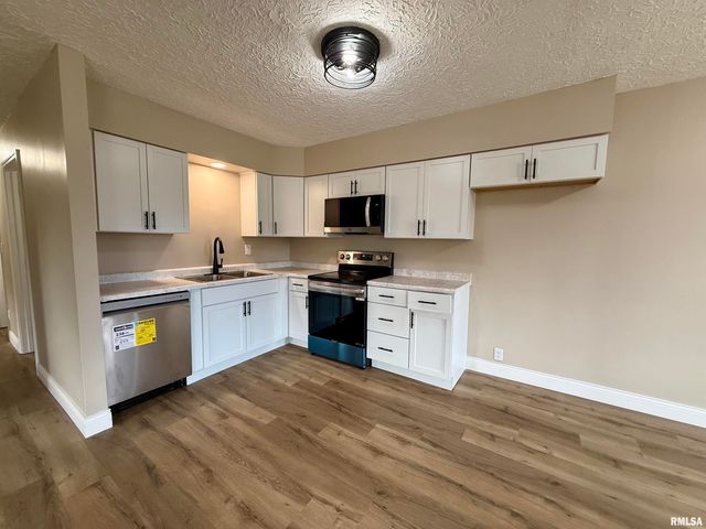 1805 N 13TH Street, Herrin, IL 62948