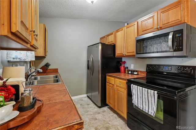 2045 Grosbear Lane, Colorado Springs, CO 80916