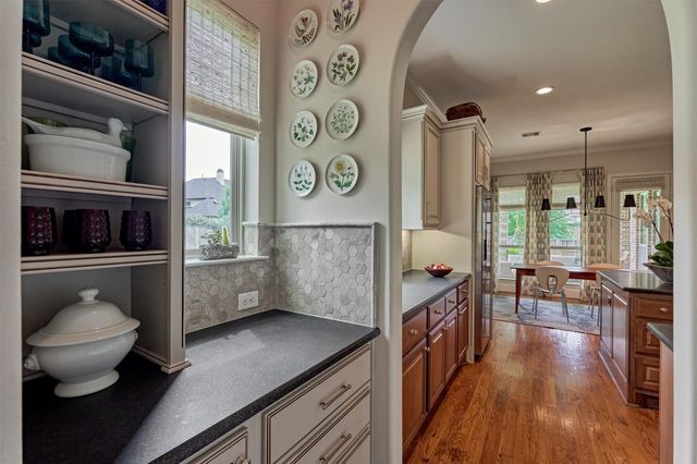 30 W Twin Ponds Court, Tomball, TX 77375