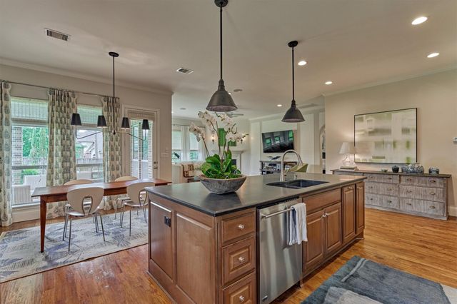30 W Twin Ponds Court, Tomball, TX 77375