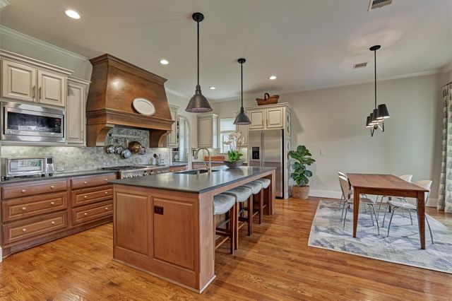 30 W Twin Ponds Court, Tomball, TX 77375