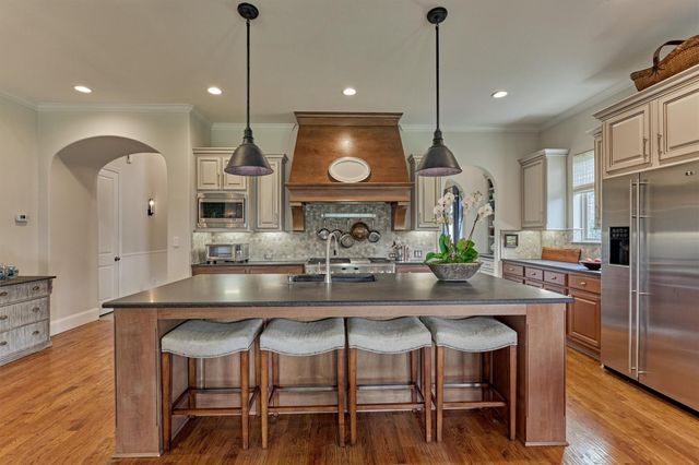 30 W Twin Ponds Court, Tomball, TX 77375
