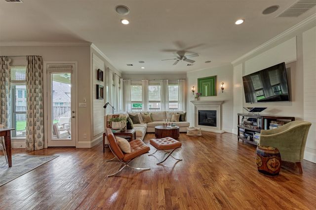 30 W Twin Ponds Court, Tomball, TX 77375