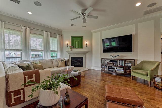30 W Twin Ponds Court, Tomball, TX 77375