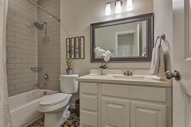30 W Twin Ponds Court, Tomball, TX 77375