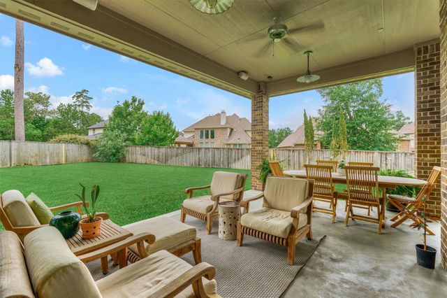 30 W Twin Ponds Court, Tomball, TX 77375